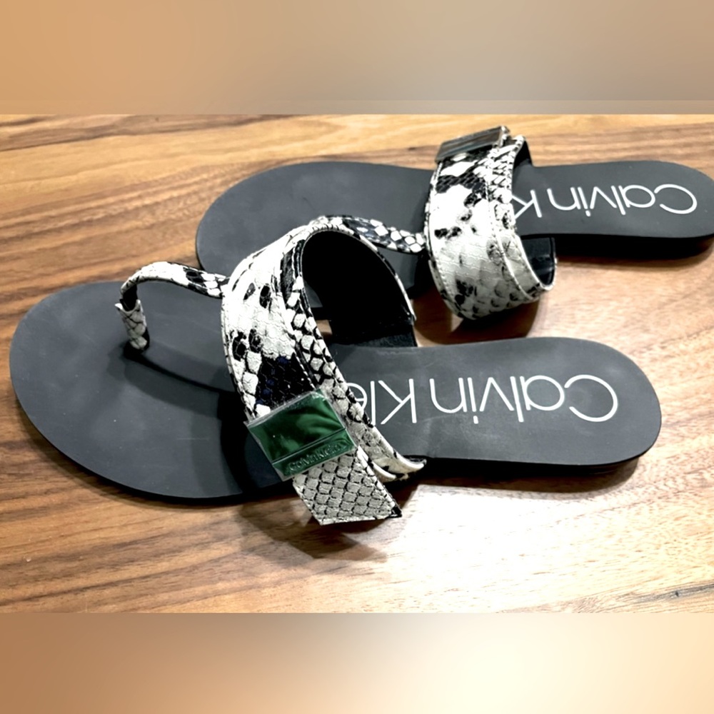 Calvin Klein size 6 snakeskin sandals